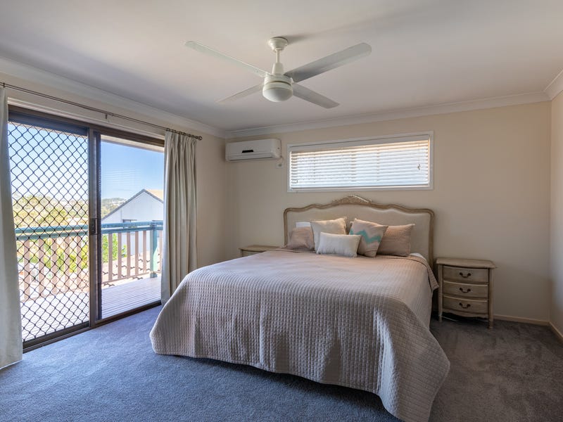 Large Renovated Family Entertainer with 10