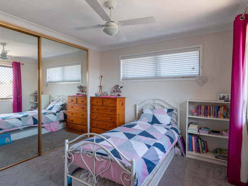 Large Renovated Family Entertainer with 12