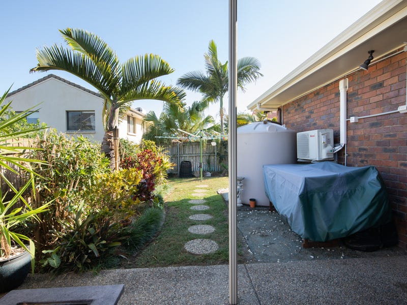 Large Renovated Family Entertainer with 15