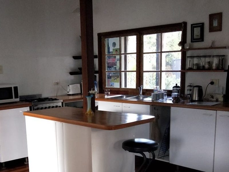 Idyllic lifestyle home on small 4
