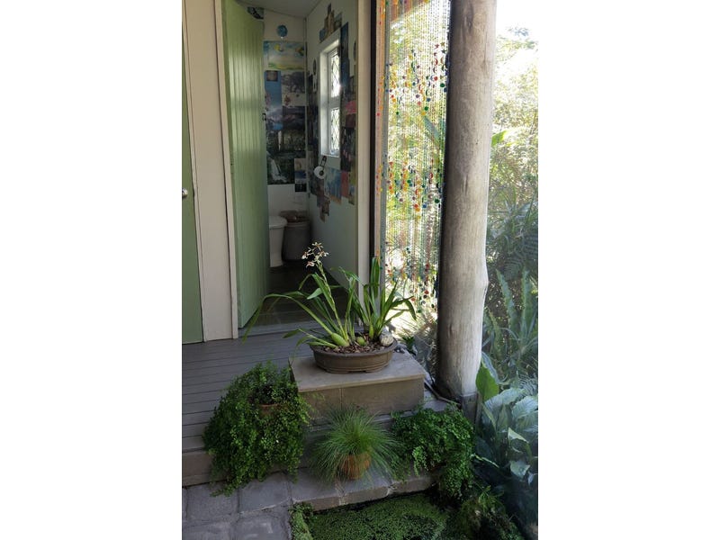 Idyllic lifestyle home on small 13