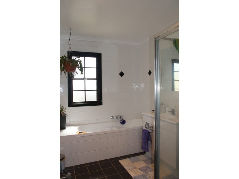 Fully Renovated 3 Bedroom Brick 4