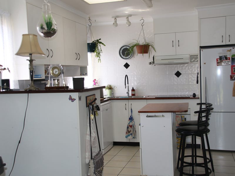 Fully Renovated 3 Bedroom Brick 6