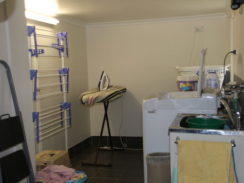 Fully Renovated 3 Bedroom Brick 7