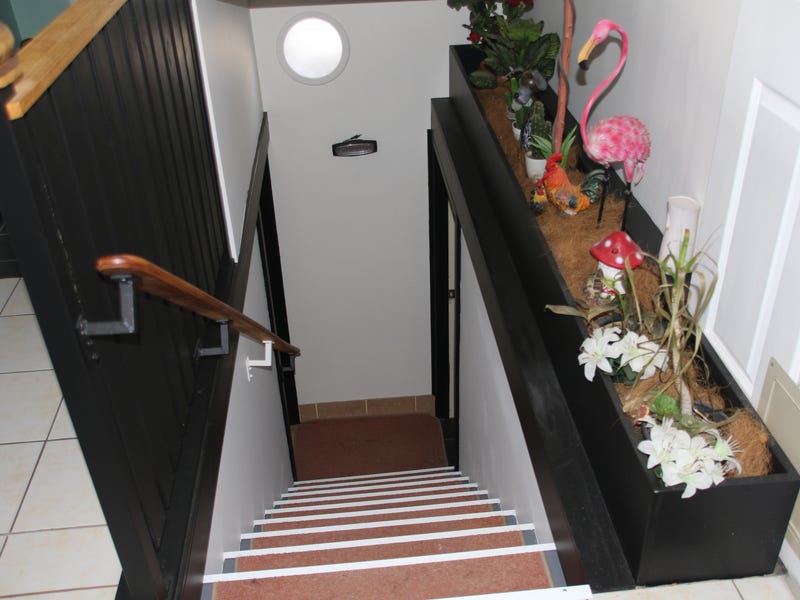 Fully Renovated 3 Bedroom Brick 13
