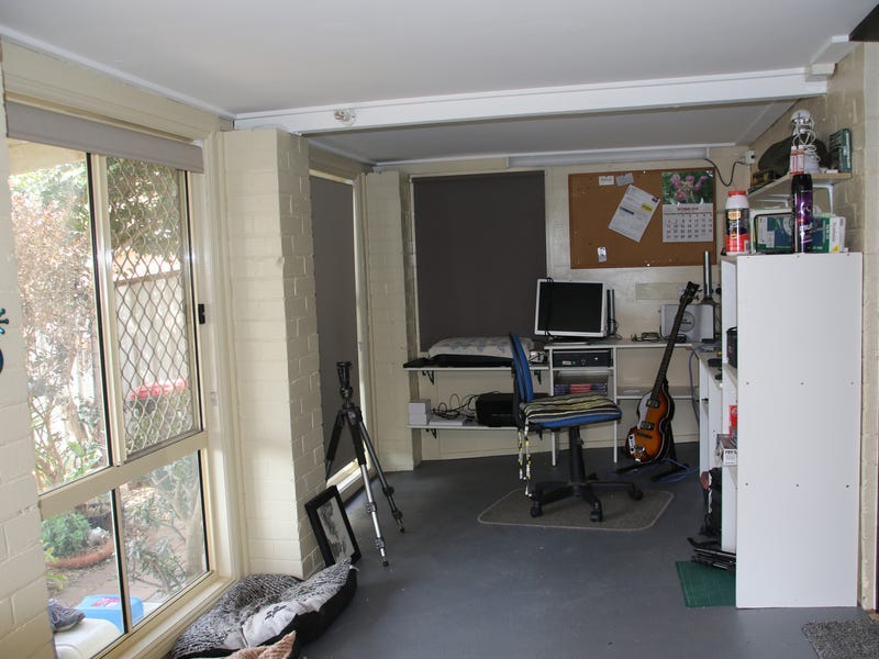 Fully Renovated 3 Bedroom Brick 15