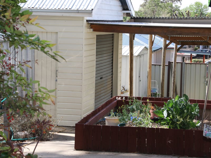 Fully Renovated 3 Bedroom Brick 17