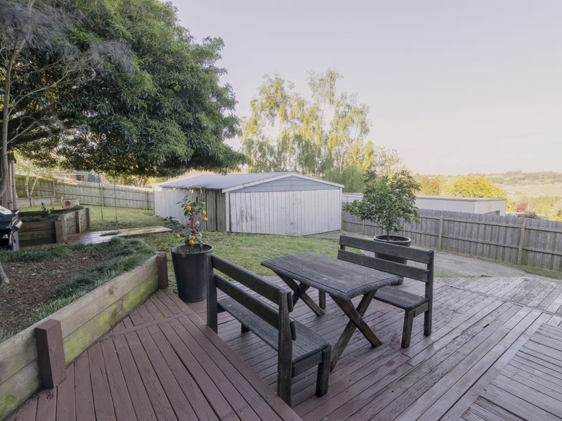 9 Bertram street, Drouin 12