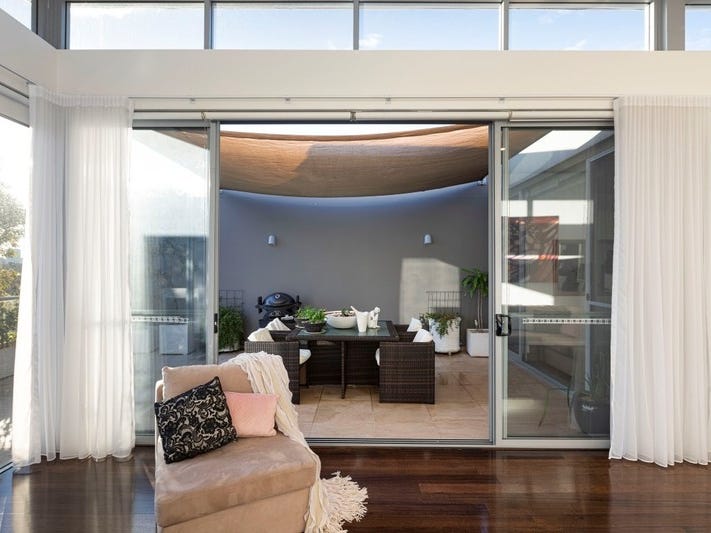 Stunning Top Floor Penthouse With 4