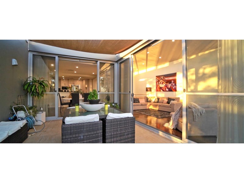 Stunning Top Floor Penthouse With 7