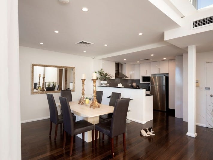 Stunning Top Floor Penthouse With 12