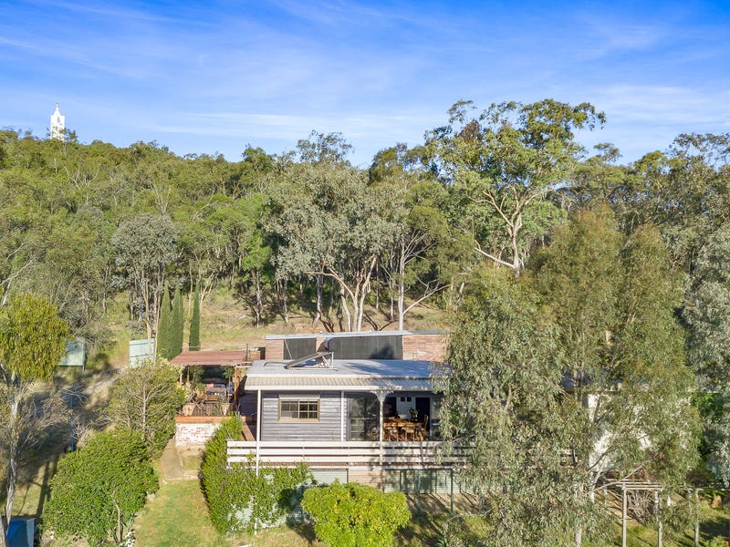 Central Retreat with Magnificent Views 4