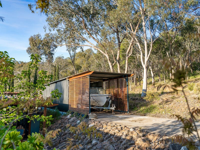 Central Retreat with Magnificent Views 6