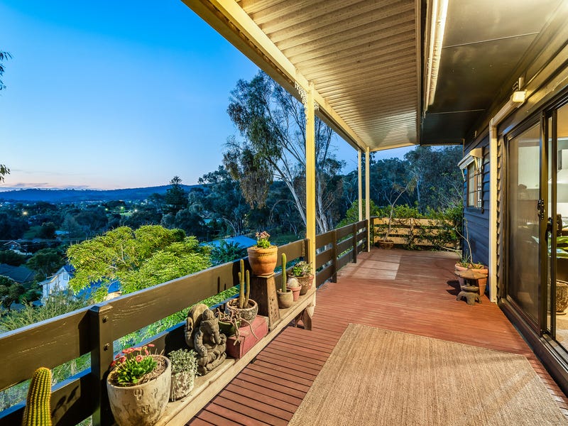 Central Retreat with Magnificent Views 12