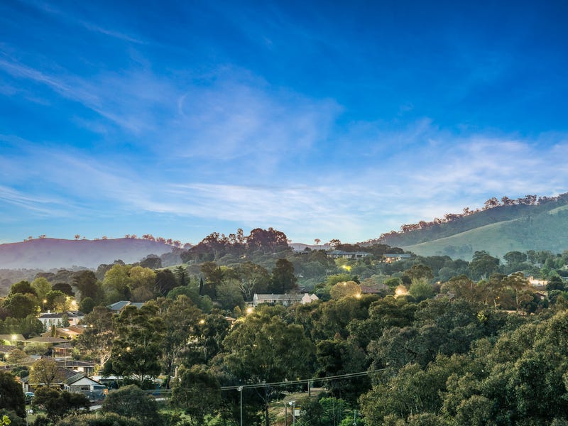 Central Retreat with Magnificent Views 24