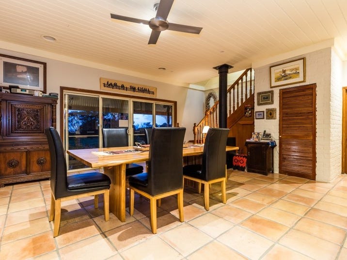 Macedon Ranges lifestyle property with 5