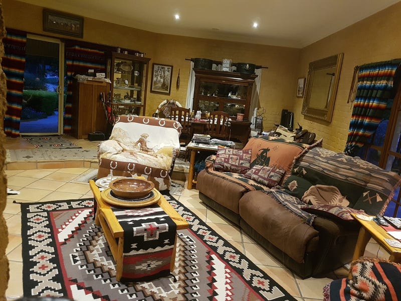 Macedon Ranges lifestyle property with 16