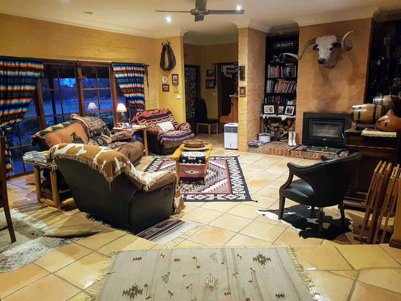 Macedon Ranges lifestyle property with 17