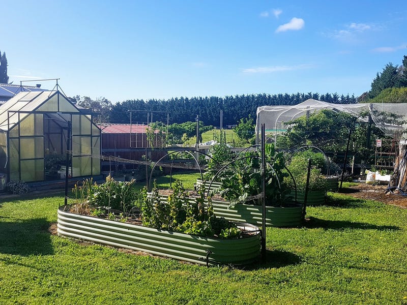 Macedon Ranges lifestyle property with 32