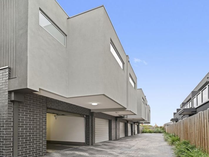 Immaculate 2 Bedroom Townhouse 5