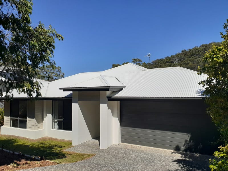 PRIVATE, STYLISH & MODERN… NEST OR INVEST! 929m2 BLOCK
