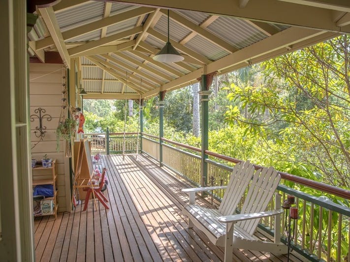 Charming Grand 1908 Queenslander in 5