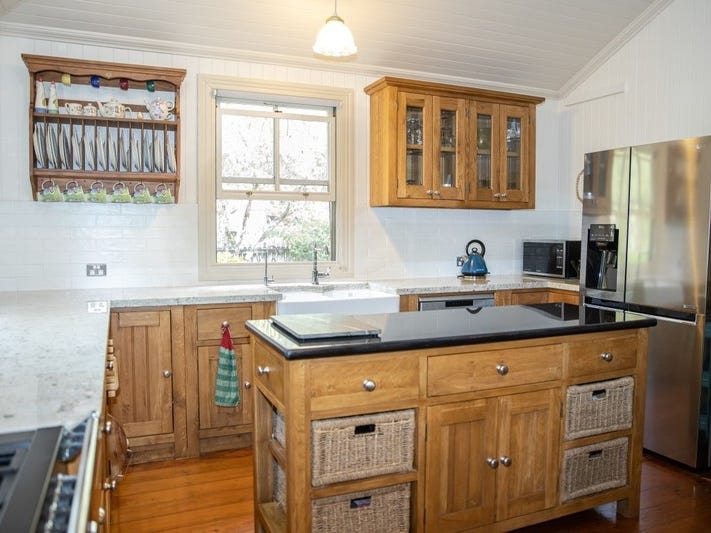 Charming Grand 1908 Queenslander in 12