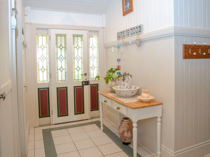 Charming Grand 1908 Queenslander in 17
