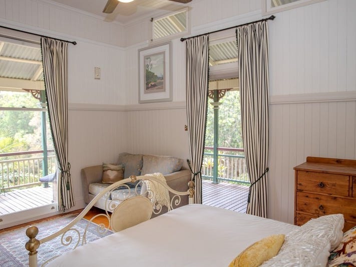 Charming Grand 1908 Queenslander in 19