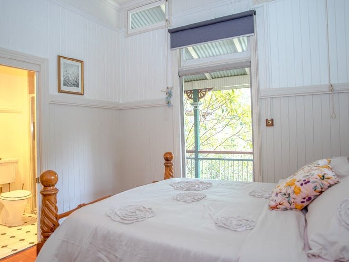 Charming Grand 1908 Queenslander in 21