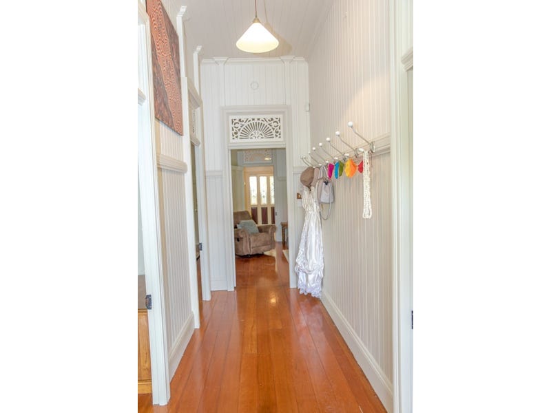 Charming Grand 1908 Queenslander in 22