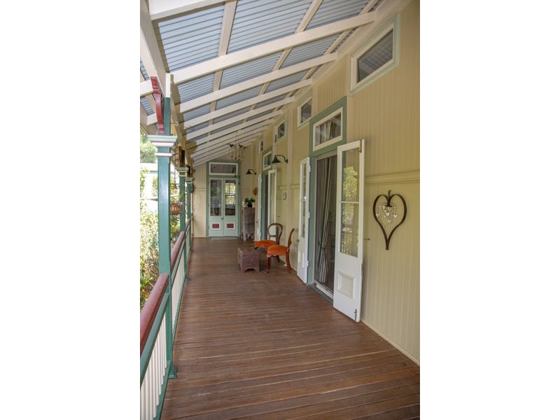 Charming Grand 1908 Queenslander in 23