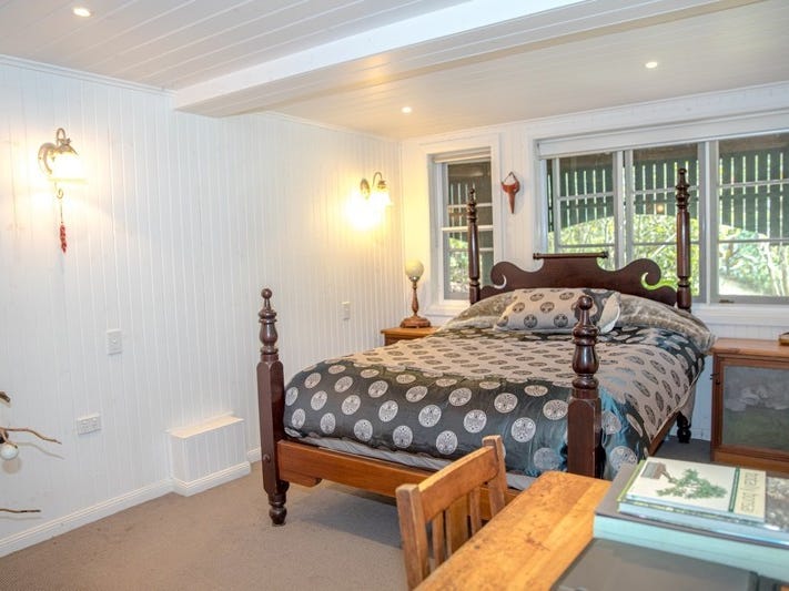 Charming Grand 1908 Queenslander in 26