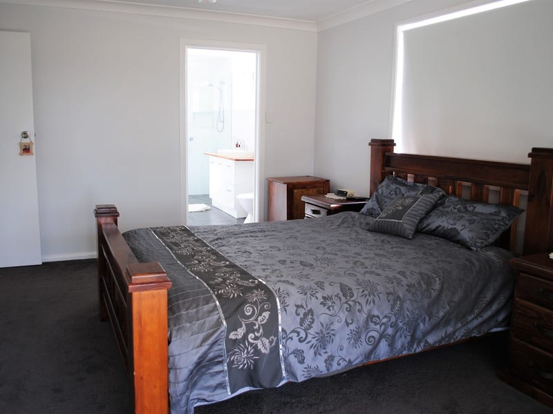 5 Bedroom Home on 5 26