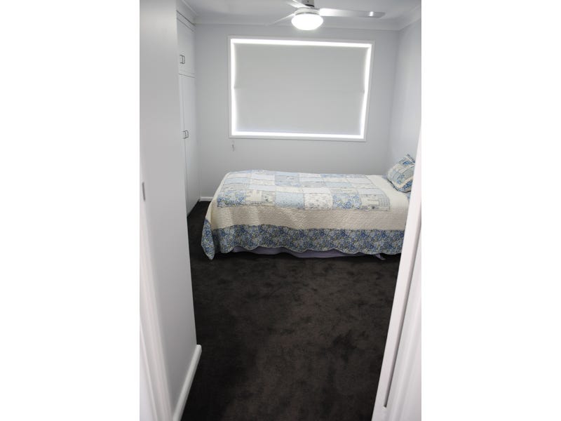 5 Bedroom Home on 5 29