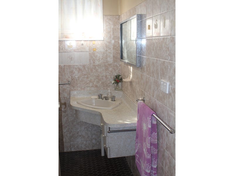 Classic 1960’s Holiday Home 17