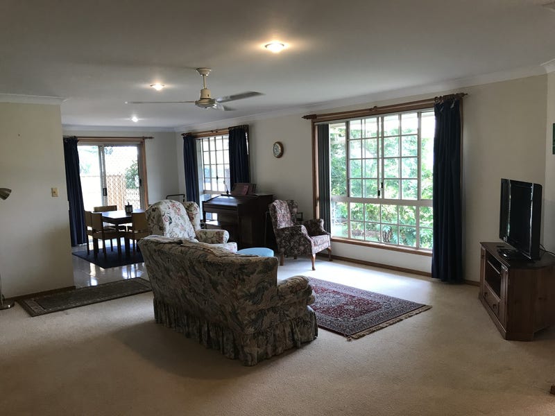 Lovely Home, Perfect Location 8