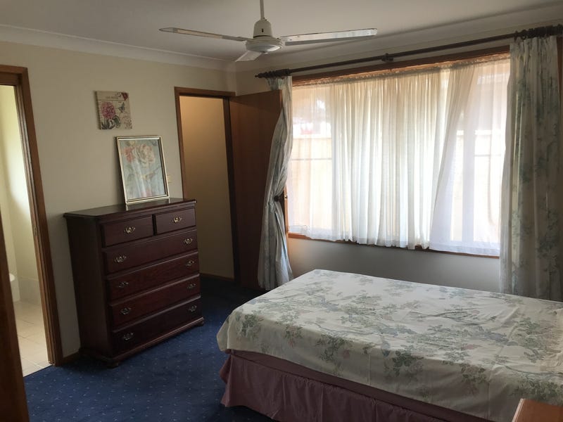 Lovely Home, Perfect Location 9