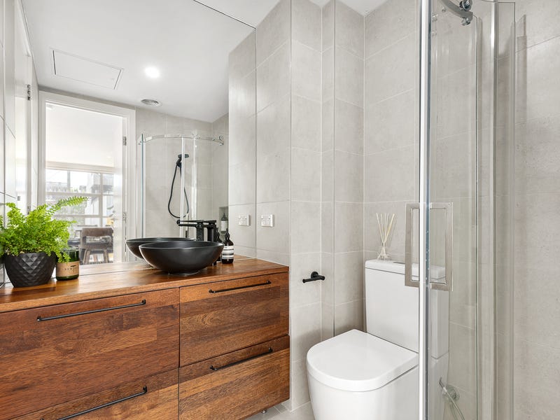 Newly renovated two-level apartment in 4