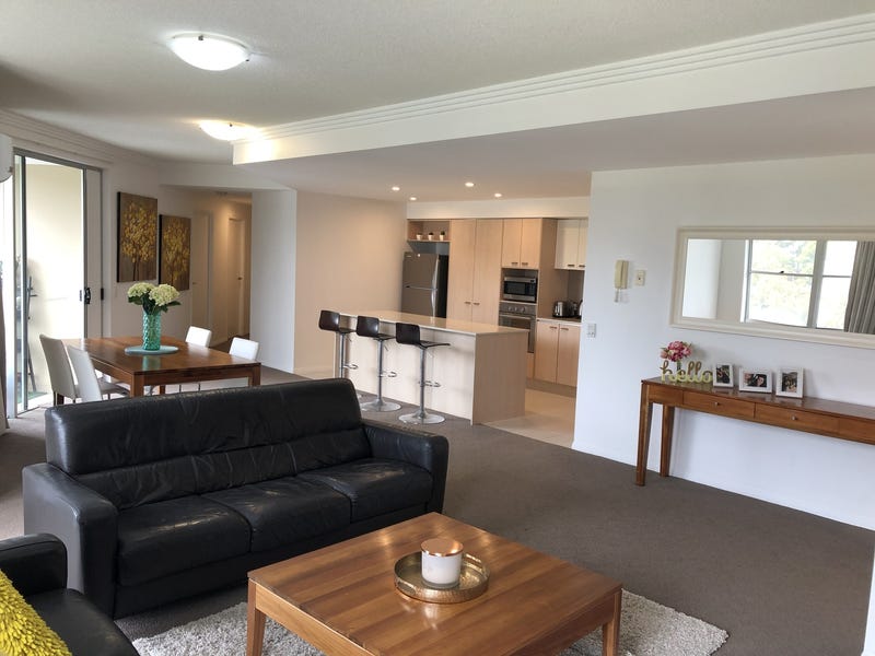 Sub Penthouse at “The Cape” Across From Bond Uni!