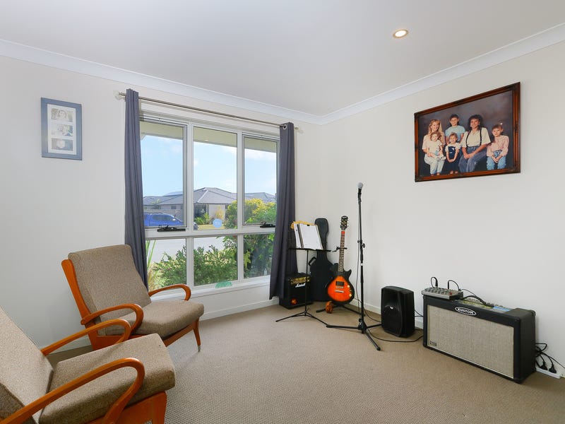 GREAT POSITION IN SEABREEZE!! 5