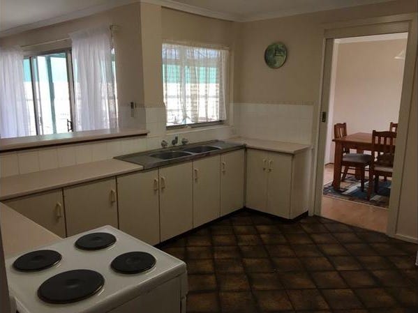 Solid Brick 3 bedroom, 2 7