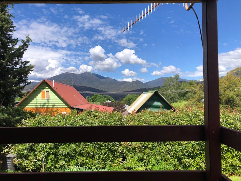 Lovely 3 bedroom weatherboard house 10