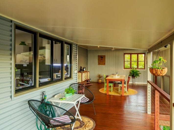 Fully Renovated House close to 6