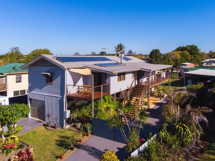 Fully Renovated House close to 10