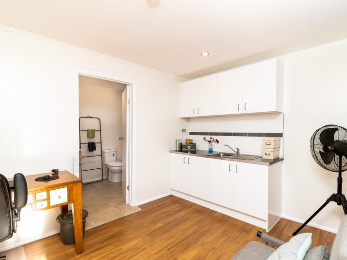 Fully Renovated House close to 18