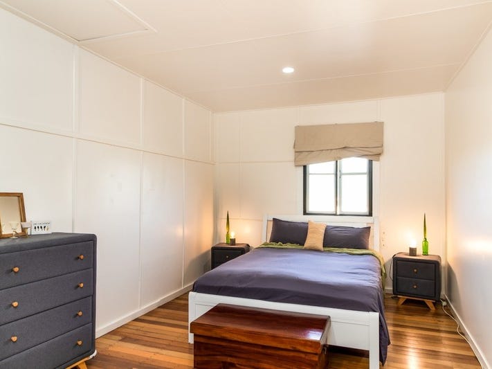 Fully Renovated House close to 21