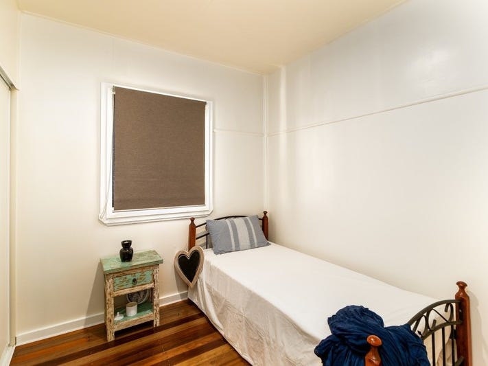 Fully Renovated House close to 23