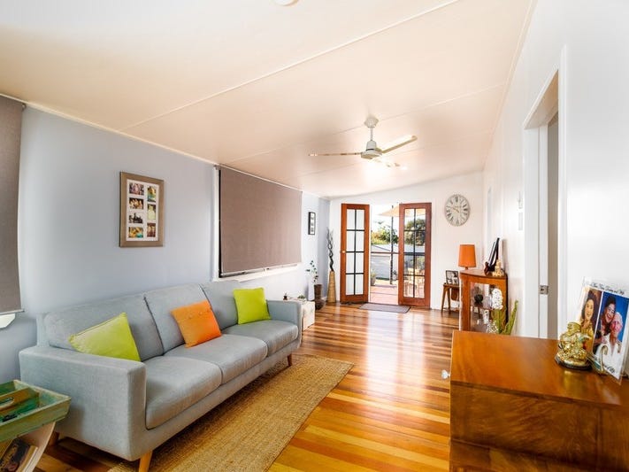 Fully Renovated House close to 24