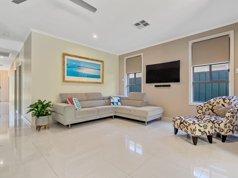Quality Features Low Maintenance Home! 10